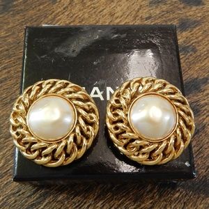 CHANEL Gold Plated Vintage Earring